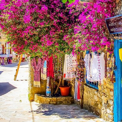 Datca Altstadt Straßen und Blumen